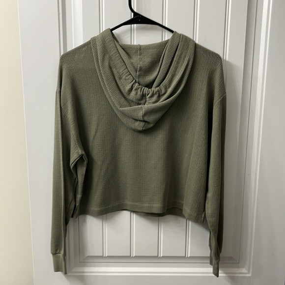 Green cropped PINK hoodie - Picture 3 of 3